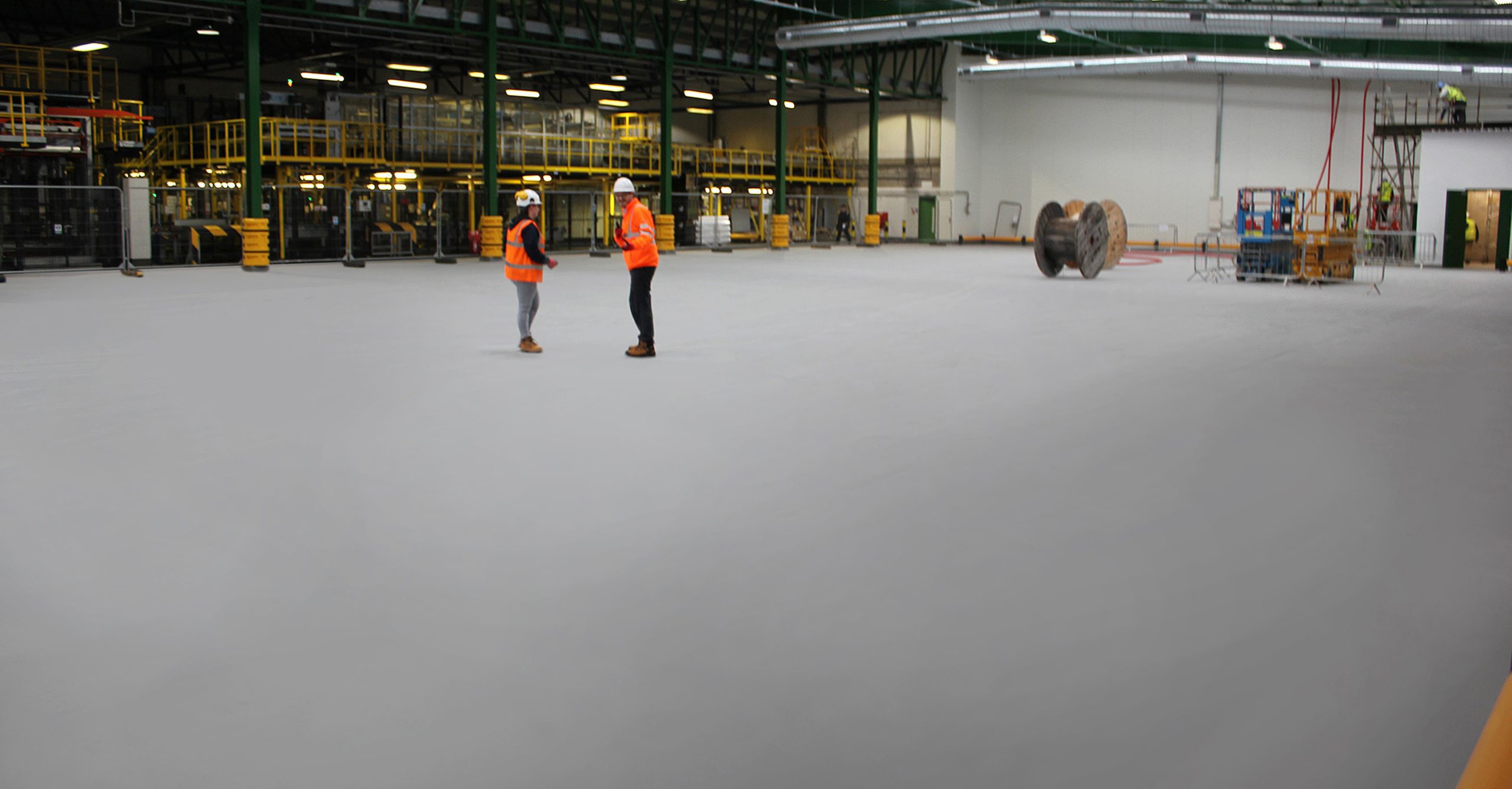 لماذا تعتبر أرضيات يوكريت ضرورة وليست رفاهية للمصانع الكيماوية في مصر ؟